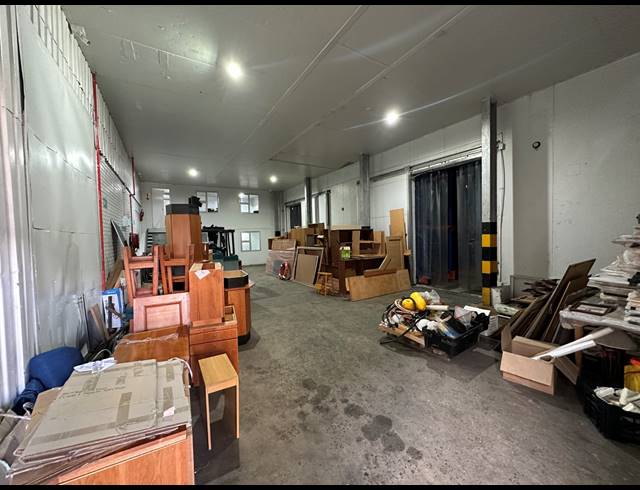747M² WAREHOUSE TO LET IN PAARDEN EILAND